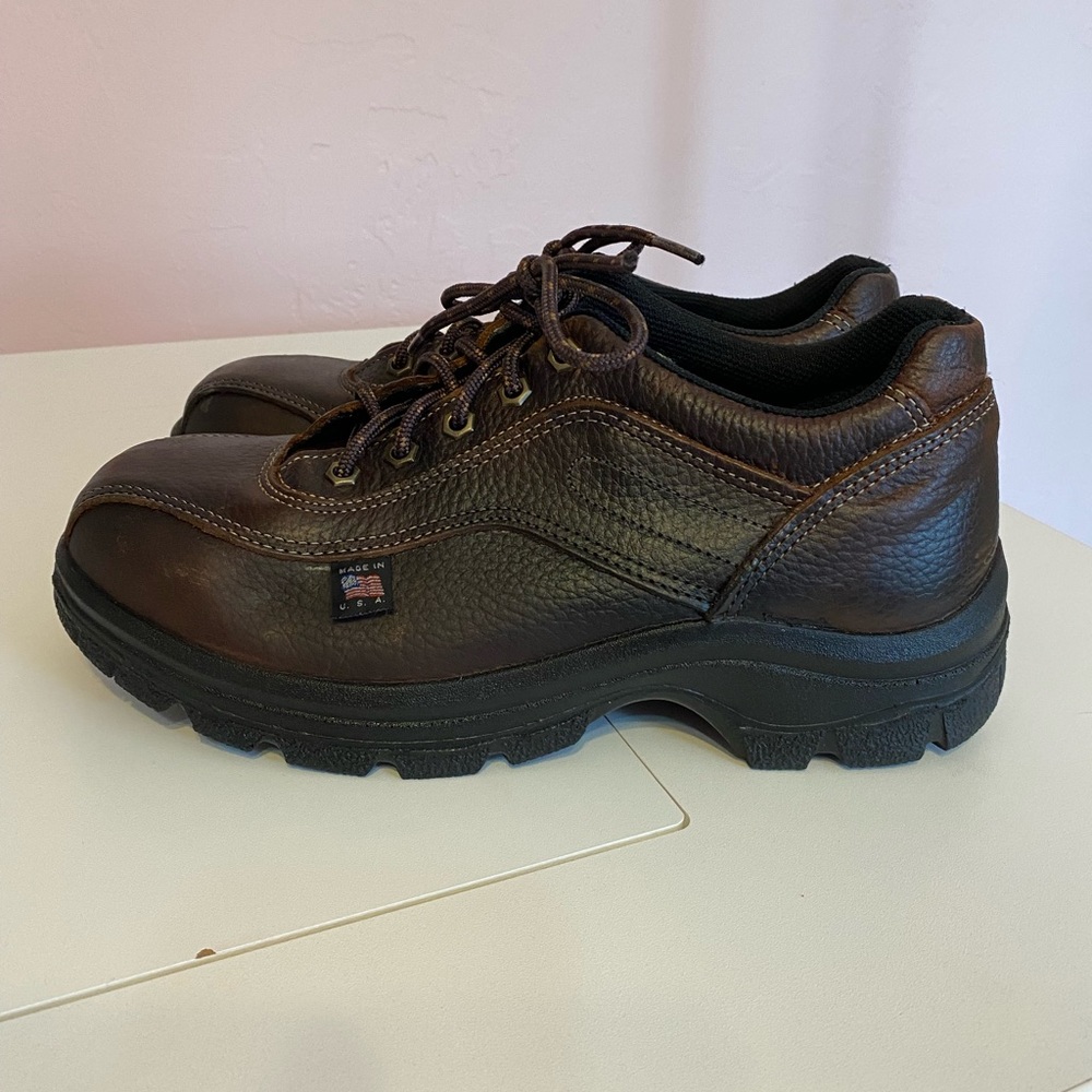 Thorogood, Size 9.5, Brown safety-toe shoes